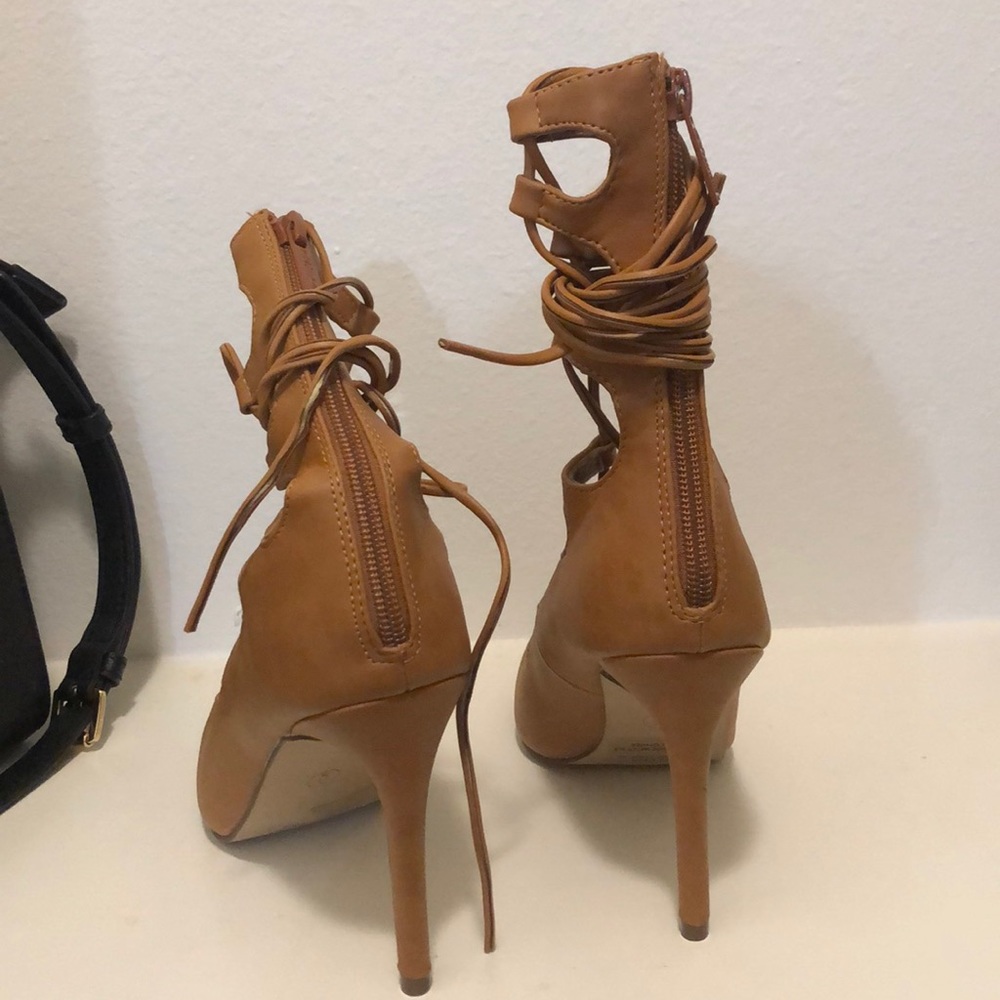 💎 TAN STRAP HEELS - Picture 4 of 4